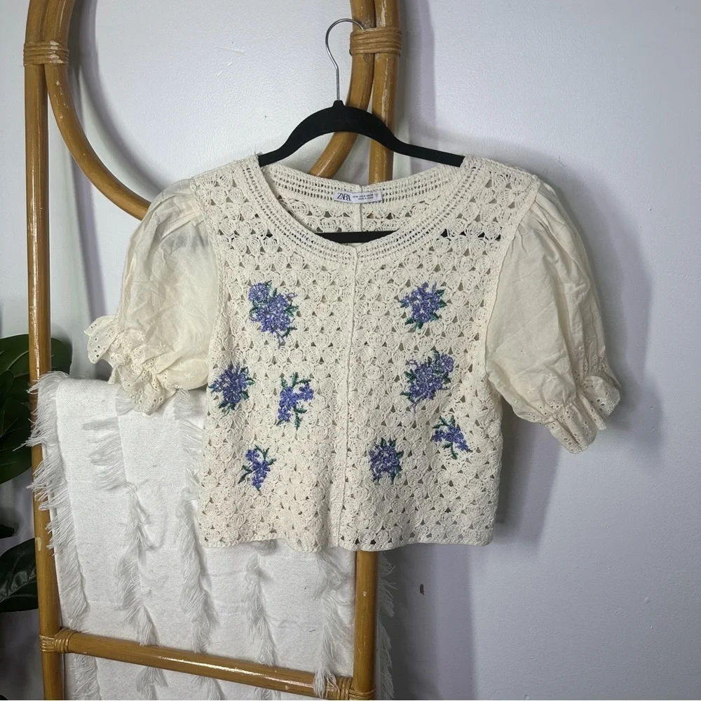 Zara Blue Floral Crotchet Puff Sleeve Top sz M